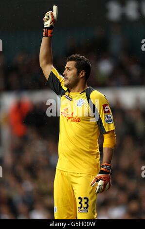 Fußball - Barclays Premier League - Tottenham Hotspur gegen Queens Park Rangers - White Hart Lane. Soares Julio Cesar, Torhüter der Queens Park Rangers Stockfoto