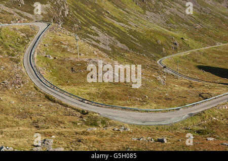 Die Passhöhe zu Applecross, genannt die Bealach Na Bà in Ross-Shire, Schottland. Diese Straße ist Teil der nördlichen Küste 500 Route. Stockfoto