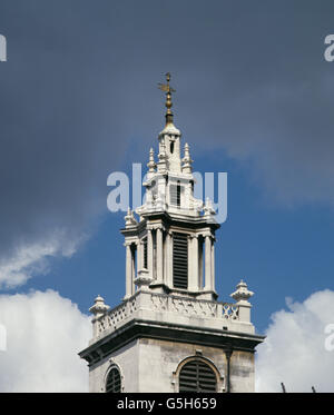 St James Garlickhythe, Kirche in der City of London. Der Turm von etwa 1700, war wahrscheinlich das Werk von Nicholas Hawksmoor. Stockfoto