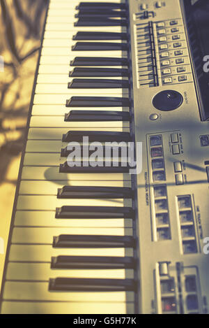 Jahrgang suchen Detail von Schlüsseln auf Musik-keyboard Stockfoto