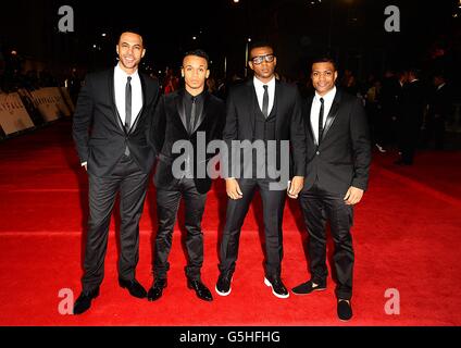 Marvin Humes, Aston Merrygold, Ortise Williams und JB Gill von JLS kommen zur Royal World Premiere von Skyfall in der Royal Albert Hall, London Stockfoto