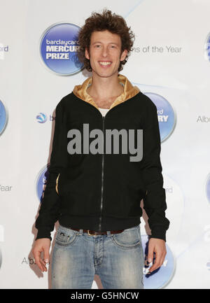 Barclaycard Mercury Music Prize 2012 - London. Sam Lee kommt für den Mercury Prize im Roundhouse in Camden, im Norden Londons. Stockfoto