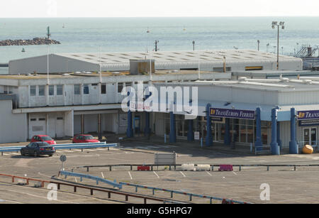 Eine allgemeine Ansicht des Hafens von Ramsgate in Ramsgate, Kent, da der Hafen nach dem Kampf um die Rückbeförderung von Tierbewegungen kurzfristig für den Export lebender Tiere wieder geöffnet wird, erreichte den Obersten Gerichtshof. Bilddatum: Mittwoch, 10. Oktober 2012. Es kommt etwas mehr als einen Monat nach einer vorübergehenden Suspendierung durch den Hafenbesitzer Thanet Council nach dem Tod von 45 Schafen. Siehe PA Story Politics Exports. Das Foto sollte lauten: Gareth Fuller/PA Wire Stockfoto