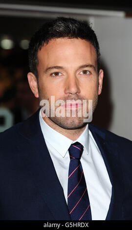 Ben Affleck kommt bei der Vorführung des neuen Films Argo im Odeon Kino in London. Stockfoto