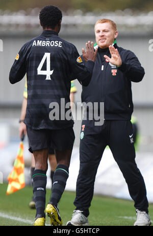 Fußball - Clydesdale Bank Scottish Premier League - St Mirren V Celtic - St. Mirren Park Stockfoto