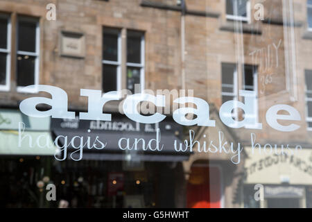 Arcade-Haggis und Whisky House, Edinburgh, Scotland, UK Stockfoto