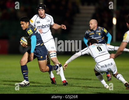 Rugby Union - Aviva Premiership - Worcester Warriors V Sale Sharks - Sixways Stadium. Worcester's David Lemi bricht sich ab, um beim ersten Versuch seiner Mannschaft beim Aviva Premiership-Spiel im Sixways Stadium, Worcester, ein Tor zu schießen. Stockfoto