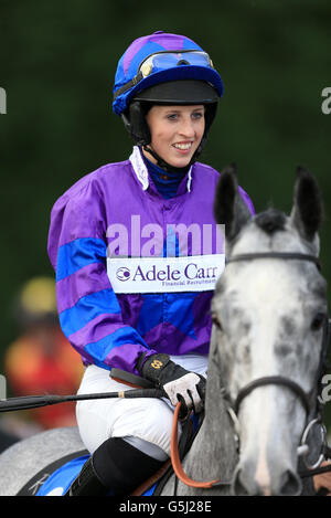 Pferderennen - Nottingham Races. Amy Ryan, Jockey Stockfoto