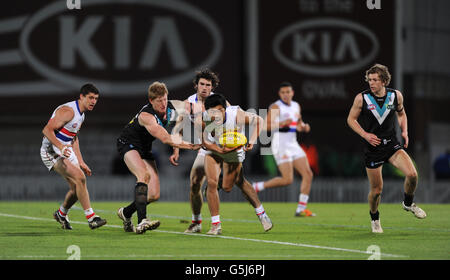 Australian Rules Football - AFL European Challenge Cup - Port Adelaide V Western Bulldogs - das KIA Oval Stockfoto