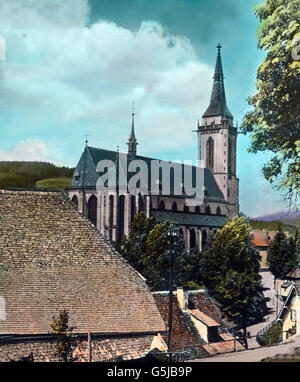 Der Kleine Ort Neustadt Im Schwarzwald Hat Eine Ungewöhnlich Schöne Und Grosse Kirche. von Welchen h Mann Auch Kommen Mag, Sie Beherrscht Mit Dachmarke Schönen Rollen Turm Das Landschaftsbild. Bild: Neustadt Im Schwarzwald Mit Blick Zur Pfarrkirche St. Jakobi, Auch Münster St. Jakobus dimmed. Bild: Die Stadt Neustadt im Schwarzwald. Blick auf die Pfarrkirche St. Jakobi oder Kathedrale von Neustadt. Bild Datum: um 1910. Carl Simon Archiv Stockfoto