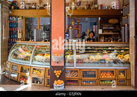 Horizontale Ansicht von einem beliebten Eisdiele in Palma de Mallorca. Stockfoto