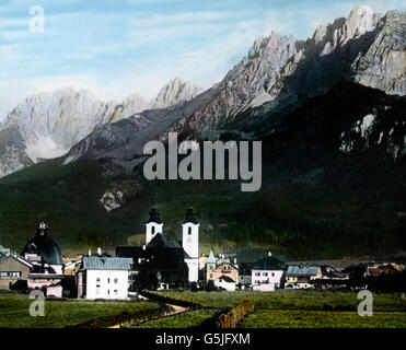 Sterben Sie Ortschaft St. Johann in Tirol, 1920er Jahre. Dorf von St. Johann in Tirol, 1920er Jahre. Stockfoto