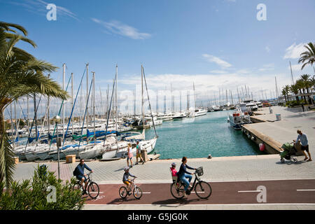 Horizontalen Blick auf den Yachthafen in Palma de Mallorca. Stockfoto