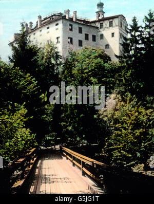 Blick Auf Schloß Amras in Innsbruck, Tirol, 1920er Jahre. Blick auf Schloss Amras bei Innsbruck, Tirol, 1920er Jahre. Stockfoto