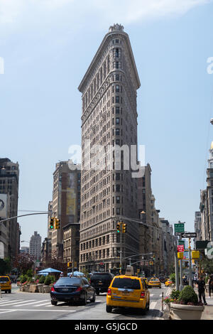 Flatiron Building an der Fifth Avenue, New York Stockfoto