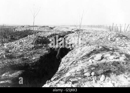 World War One - britische und italienische Soldaten in Schützengräben - Piave - Italien Stockfoto