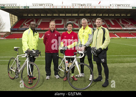 Fußball - Nottingham Forest Charity-Radtour - City Ground Stockfoto