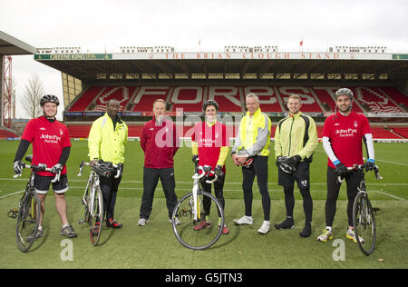 Fußball - Nottingham Forest Charity-Radtour - City Ground Stockfoto