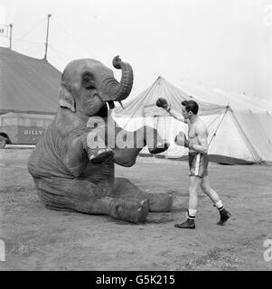 Boxen - Wally Swift - Billy Smart Zirkus Stockfoto