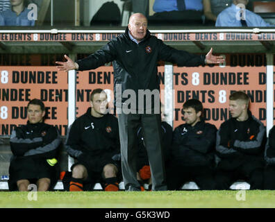 Fußball - Clydesdale Bank Scottish Premier League - Dundee United / Kilmarnock - Tannadice Park. Dundee Utd Manager Peter Houston während des Spiels der Clydesdale Bank Scottish Premier League im Tannadice Park, Dundee. Stockfoto