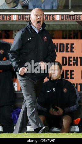 Fußball - Clydesdale Bank Scottish Premier League - Dundee United / Kilmarnock - Tannadice Park. Dundee Utd Manager Peter Houston während des Spiels der Clydesdale Bank Scottish Premier League im Tannadice Park, Dundee. Stockfoto