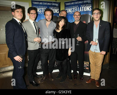 Konstellationen spielen afterparty Stockfoto