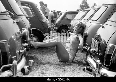 Autofahren - 25. Jahrestag des Mini - Derby Stockfoto