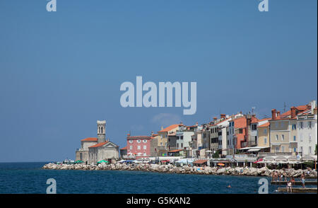 Piran Hafen unter blauem Himmel, Adria, Slowenien Stockfoto
