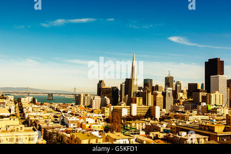 San Francisco Stadtbild unter blauem Himmel, Kalifornien, Vereinigte Staaten Stockfoto