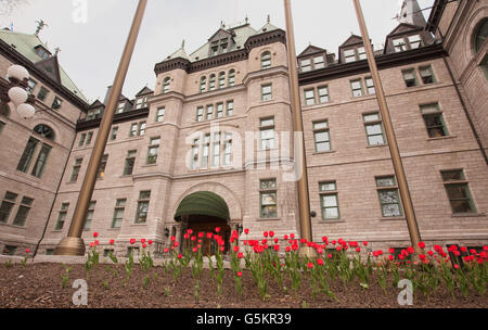 QUEBEC Stadt - 24. Mai 2016: The City Hall of Quebec City befindet sich im Herzen von Old Quebec City.  Es wurde am September eingeweiht. Stockfoto