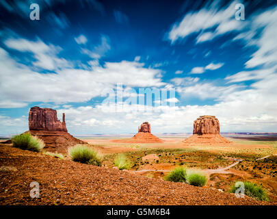 Herzlich Willkommen Sie in atemberaubende Monument Valley! Stockfoto