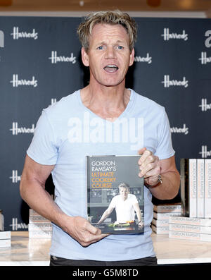 Gordon Ramsay Signierstunde in Harrods Stockfoto