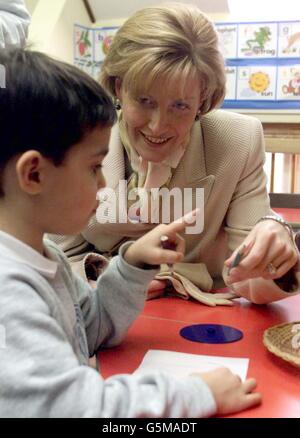 Gräfin von Wessex im Phoenix Montessori Kindergarten Stockfoto