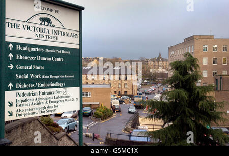 Glasgows Victoria Infirmary, das im Zentrum eines Salmonellenausbruchs steht. Gesundheitschefs untersuchten den Tod von drei Menschen, nachdem sie sich im Krankenhaus an Salmonellen erkrankt hatten. * ... Die Männer wurden alle auf einer medizinischen Station im Victoria Infirmary in Glasgow behandelt. Ein anderer Patient erkrankte sich ebenfalls an dem Virus, aber die Krankenhausbeamten gaben keine Einzelheiten über seinen Zustand an. Stockfoto