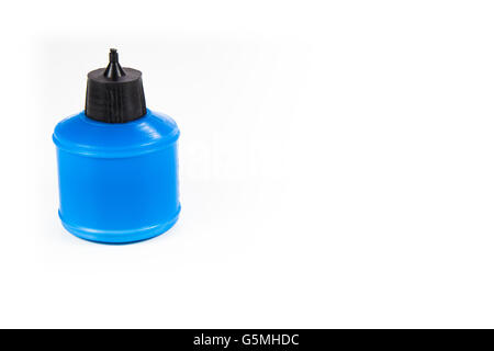 Kunststoff blau Kleber Container isoliert auf weiss Stockfoto