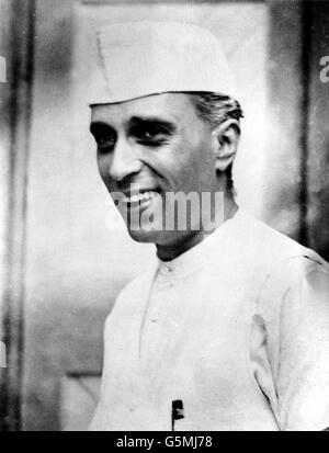 08/02/1936: An diesem Tag im Jahr 1936 wird Jawaharlal Nehru Führer der indischen Kongresspartei JAWAHARLAL NEHRU (1889-1964): Indischer Staatsmann und nationalistischer Führer. Er verbrachte mehrere Zeiträume im Gefängnis wegen seiner nationalistischen Aktivitäten und praktizierte während des Zweiten Weltkriegs eine Politik der Nichtkooperation mit Großbritannien. Er war der erste Premierminister des unabhängigen Indien (1947-1964) Stockfoto