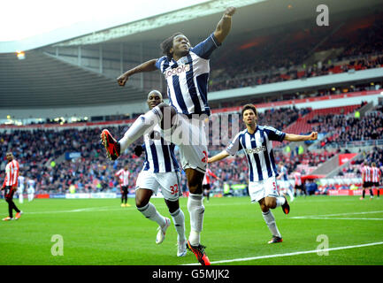 Romelu Lukaku von West Brom feiert den dritten Treffer seiner Seite aus dem Strafpunkt während des Spiels der Barclays Premier League im Stadion of Light, Sunderland. Stockfoto