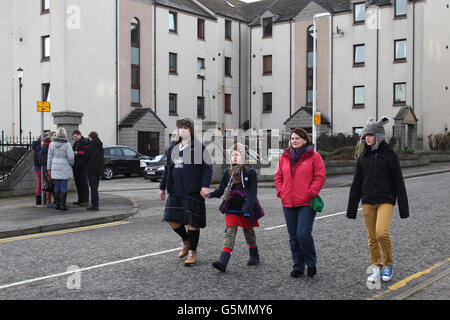 Rugby Union - EMV-Test - Schottland / Tonga - Pittodrie Stadium. Fans vor dem Spiel vor dem Pittodrie Stadium, dem Heimstadion des Fußballclubs Aberdeen Stockfoto