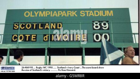 26-MAI-95 ... Rugby WC 1995 ..... Schottland gegen Elfenbeinküste ...die Punktestand zeigt die Größe des schottischen Sieges Stockfoto