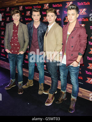 Die Finalisten von X Factor Union J (von links nach rechts) George Shelley, Josh Cuthbert, Jaymi Hensley und Jamie Hamblett bei einer Fotozelle vor dem geheimen Gig von X Factor, beim Talk Talk in Soho, im Zentrum von London. Stockfoto