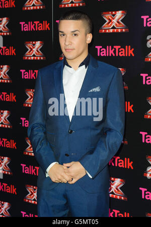 X Factor Finalist Jammene Douglas bei einer Fotozelle vor dem X Factor Secret Gig, beim Talk Talk, in Soho, im Zentrum von London. Stockfoto