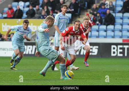 Fußball - FA Cup - zweite Runde - Coventry City gegen Morcambe - Ricoh Arena. Gary McSheffrey von Coventry City erzielt das erste Tor seines Teams beim Spiel in der Ricoh Arena, Coventry, beim FA Cup, der zweiten Runde. Stockfoto