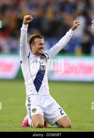 Fußball - Major League Fußball - Pokalfinale - Los Angeles Galaxy gegen Houston Dynamo - Home Depot Center. David Beckham VON LA Galaxy feiert während des MLS Cup Finales im Home Depot Center, Los Angeles, USA. Stockfoto