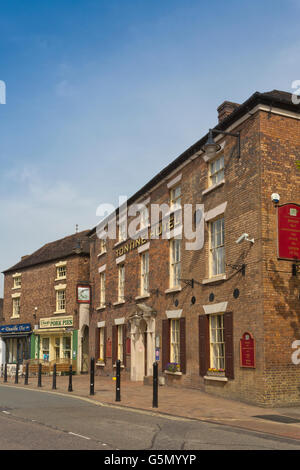 Die Tontine Hotel und einem Pork Pie Shop in Ironbridge, Shropshire, England, UK Stockfoto