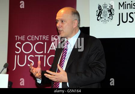 Justizminister Chris Grayling hält eine Rede über die Rehabilitierung von Straftätern im Zentrum von London. Stockfoto