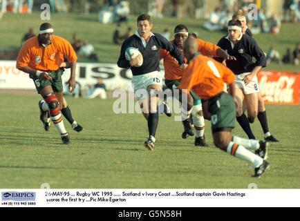 26-MAI-95 ... Rugby WC 1995 ..... Schottland gegen Elfenbeinküste ...Schottland Kapitän Gavin Hastings punktet beim ersten Versuch Stockfoto