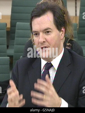 Schatzkanzler George Osborne gibt dem Unterhaus-Finanzausschuss im Portcullis House, London, Beweise für die Herbsterklärung. Stockfoto