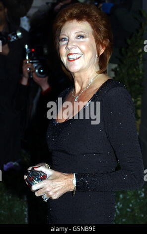 Joan Collins Hochzeit Cilla Black Stockfoto