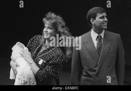 Royalty - Herzog und Herzogin von York mit ihrem Neugeborenen Baby - Portland Hospital - London Stockfoto