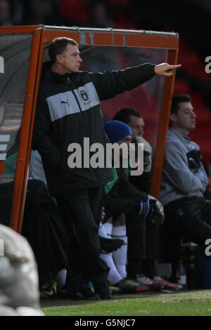 Coventry City-Manager Mark Robins Punkte während der npower Football League One Spiel im Keepmoat Stadium, Doncaster. Stockfoto